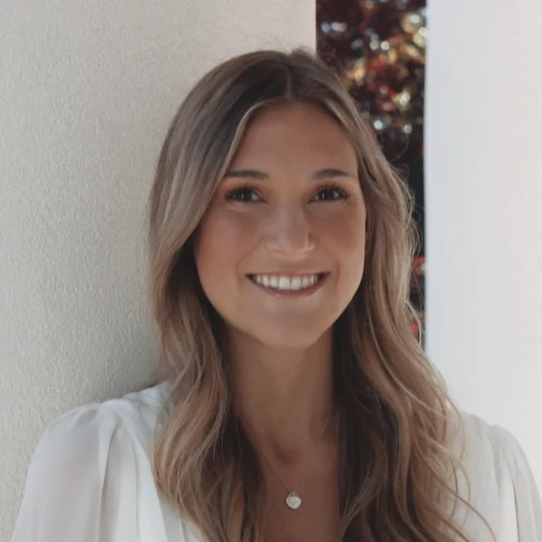 Isabella Damus headshot